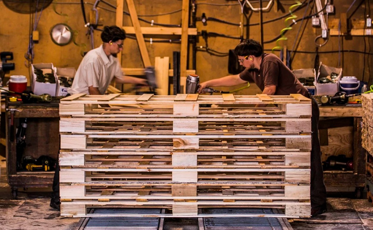 <span style="text-transform: none !important; display: inline;">Golden Tips, Hindari Kerugian di Industri Pallet Kayu</span>